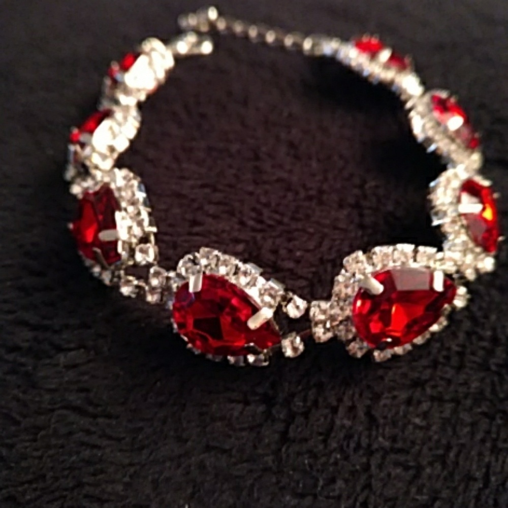 New - Bracelet - Red crystals